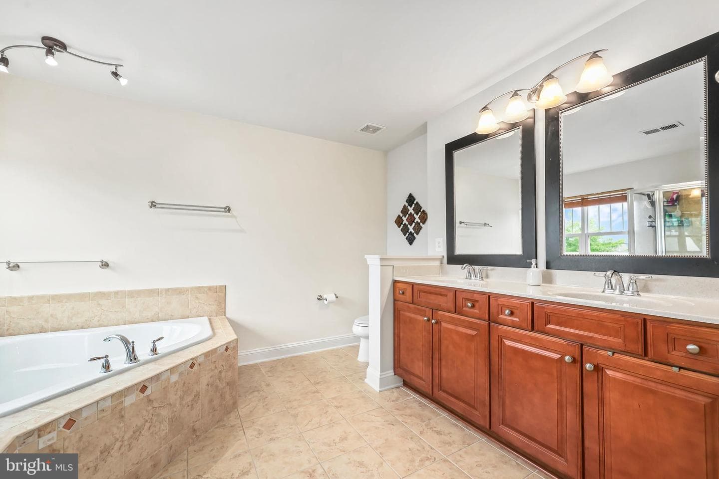 1402 Sands Cir photo 24