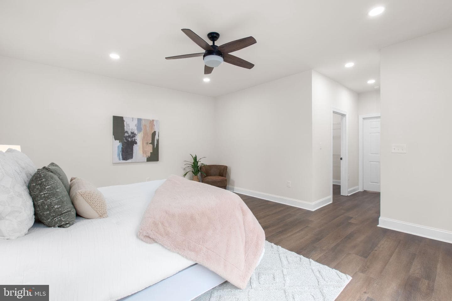 913 Sylvania Avenue photo 30