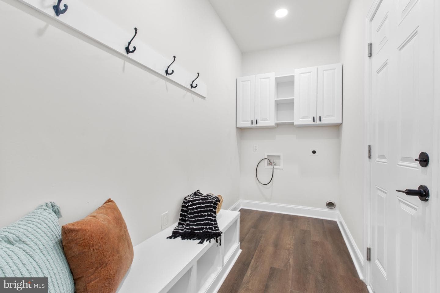 913 Sylvania Avenue photo 35