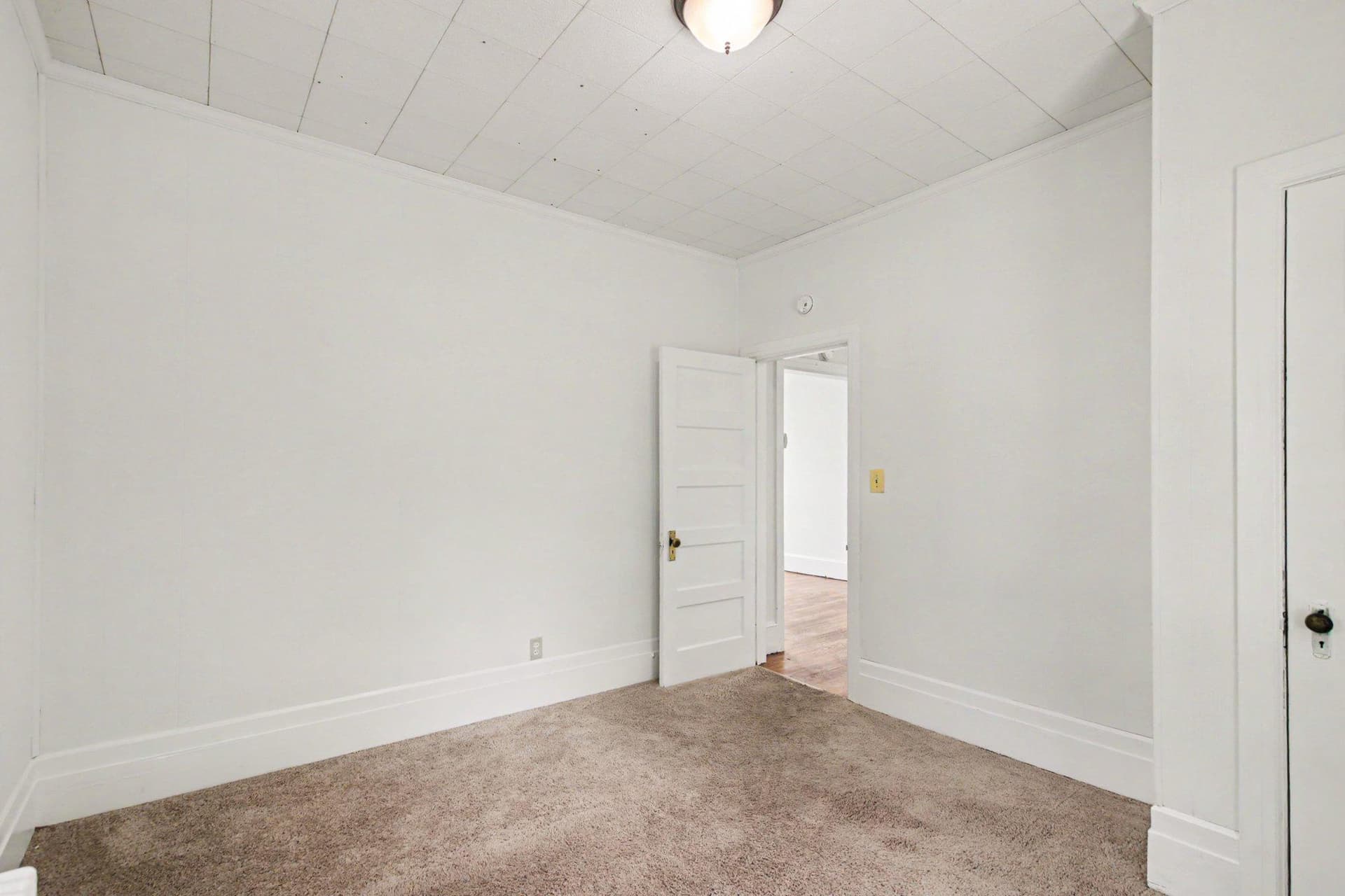 112 Gibson Street photo 19