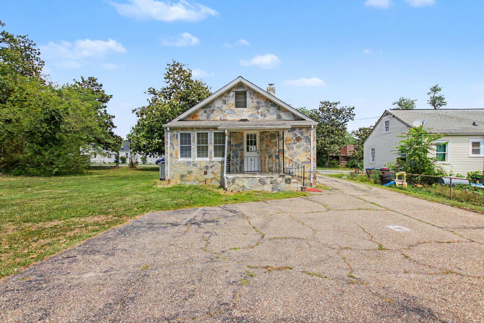 112 Gibson Street photo 24