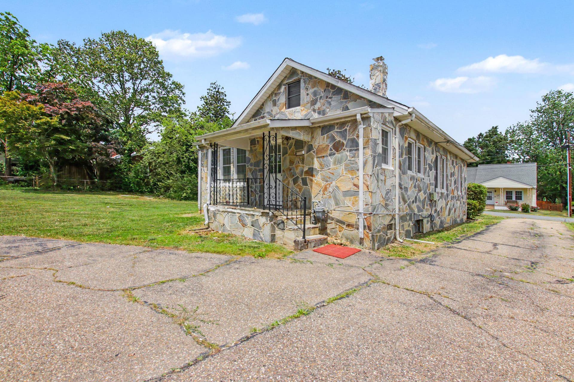 112 Gibson Street photo 26