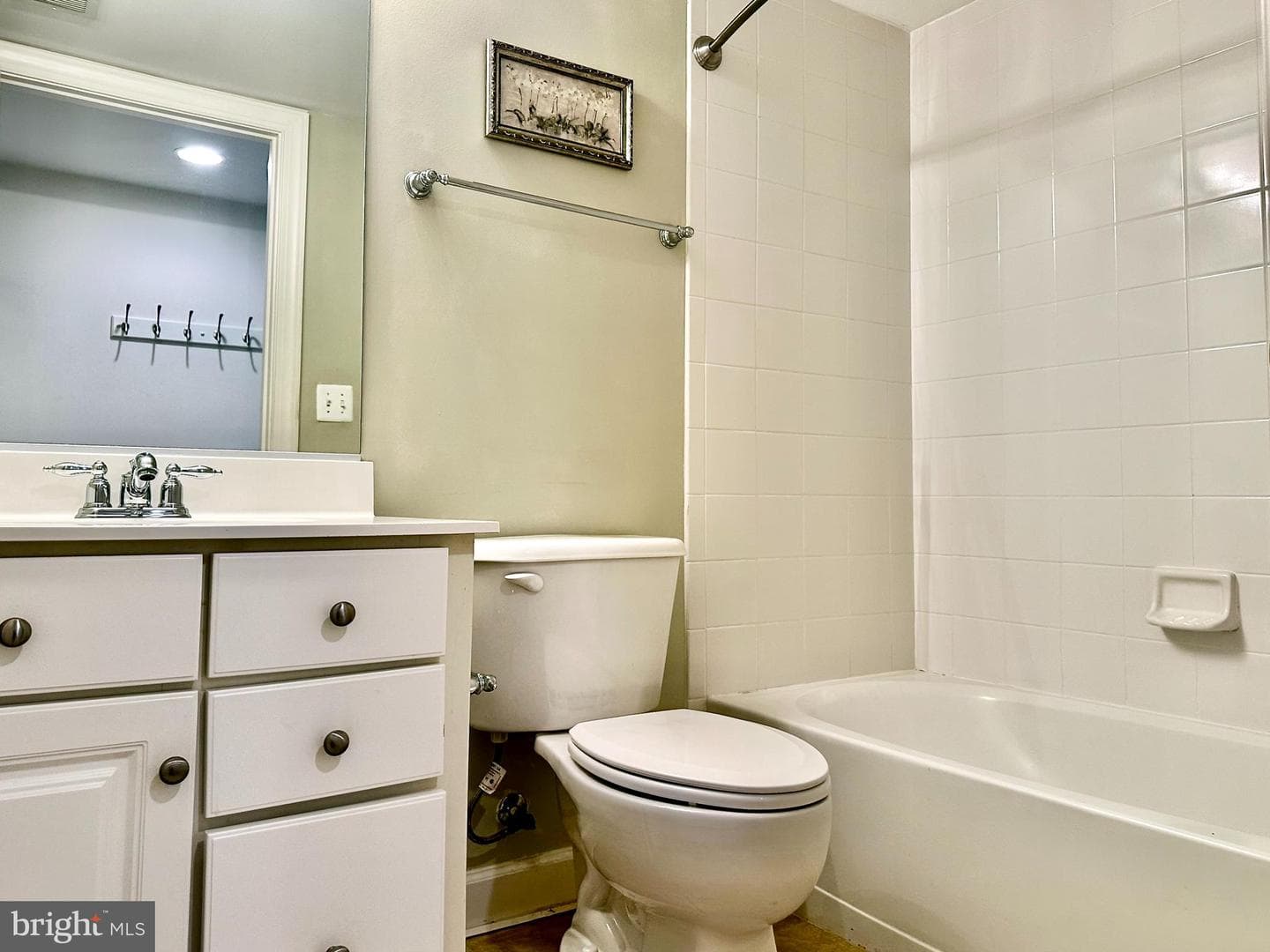 1040 Hotchkiss Place photo 27