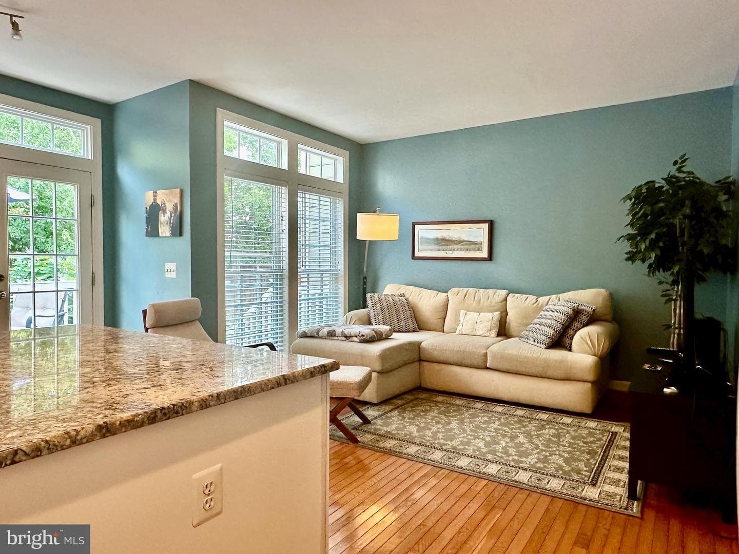 1040 Hotchkiss Place photo 40