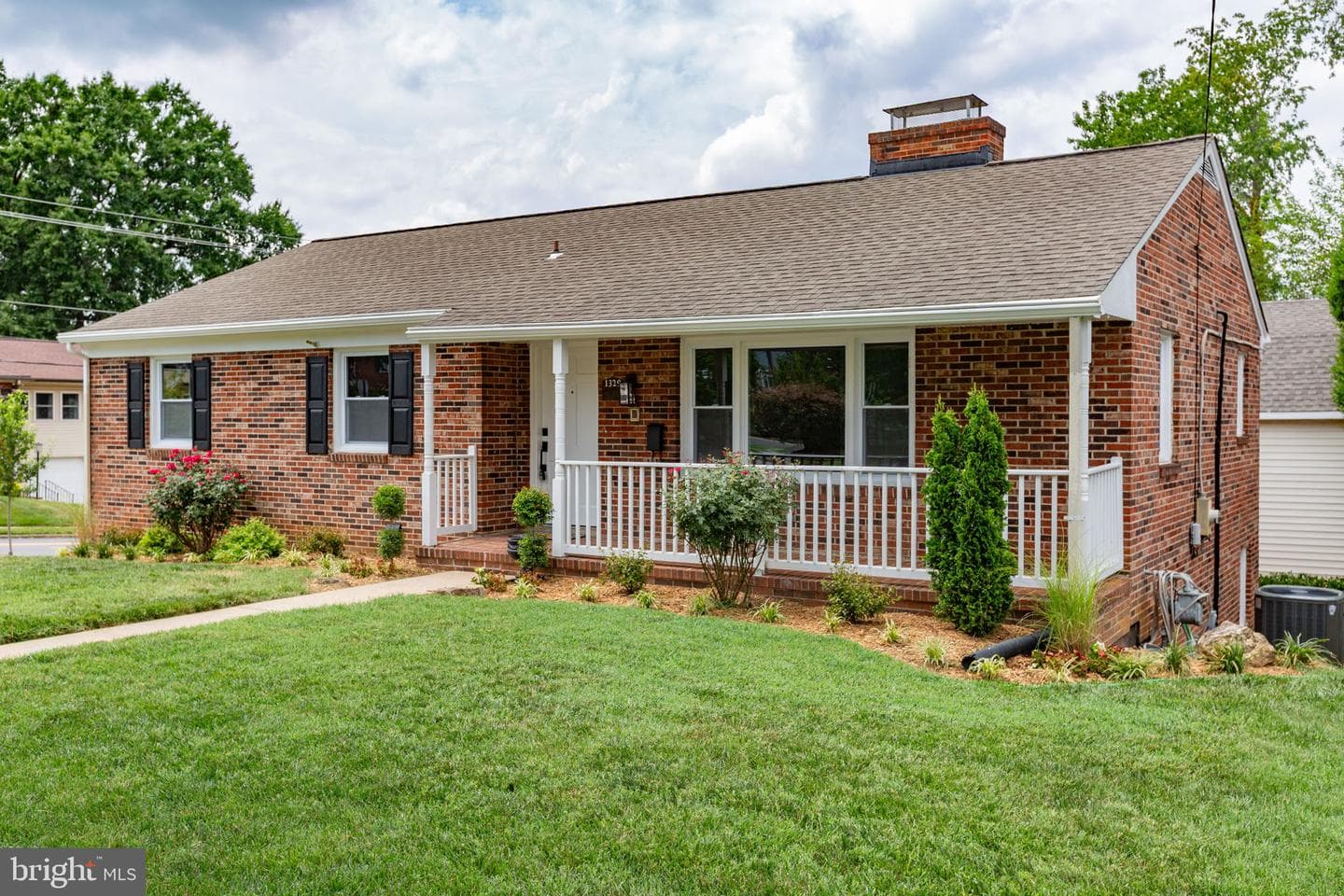 1329 Brent Street photo 3