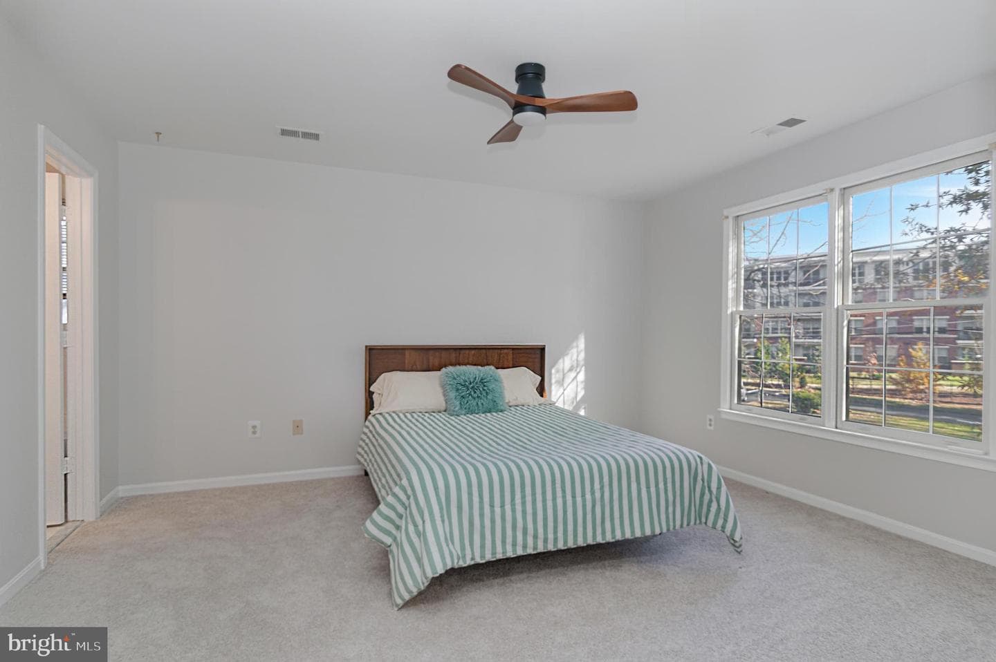3916 Oak Street photo 24