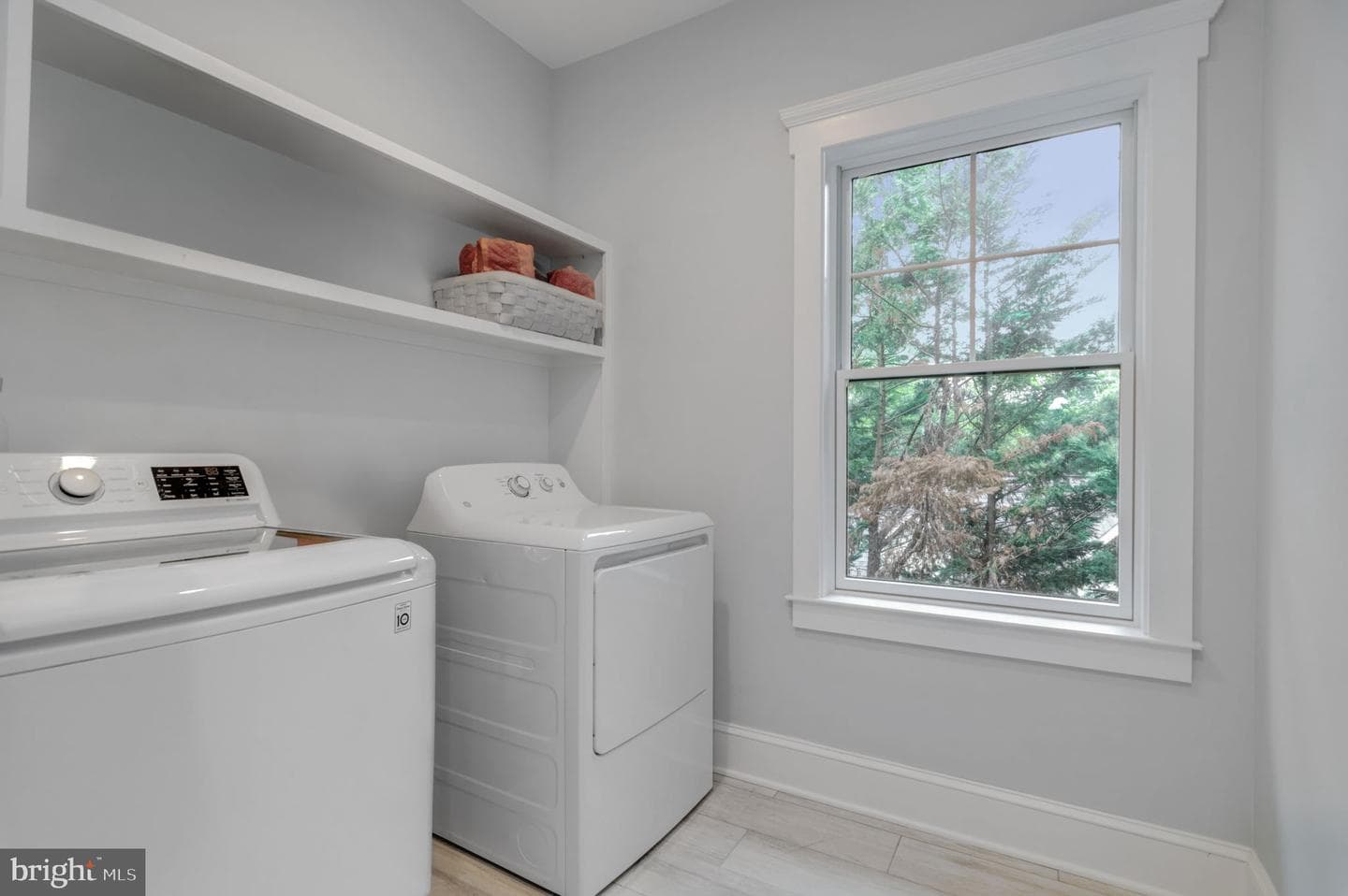 10708 Warwick Avenue photo 46