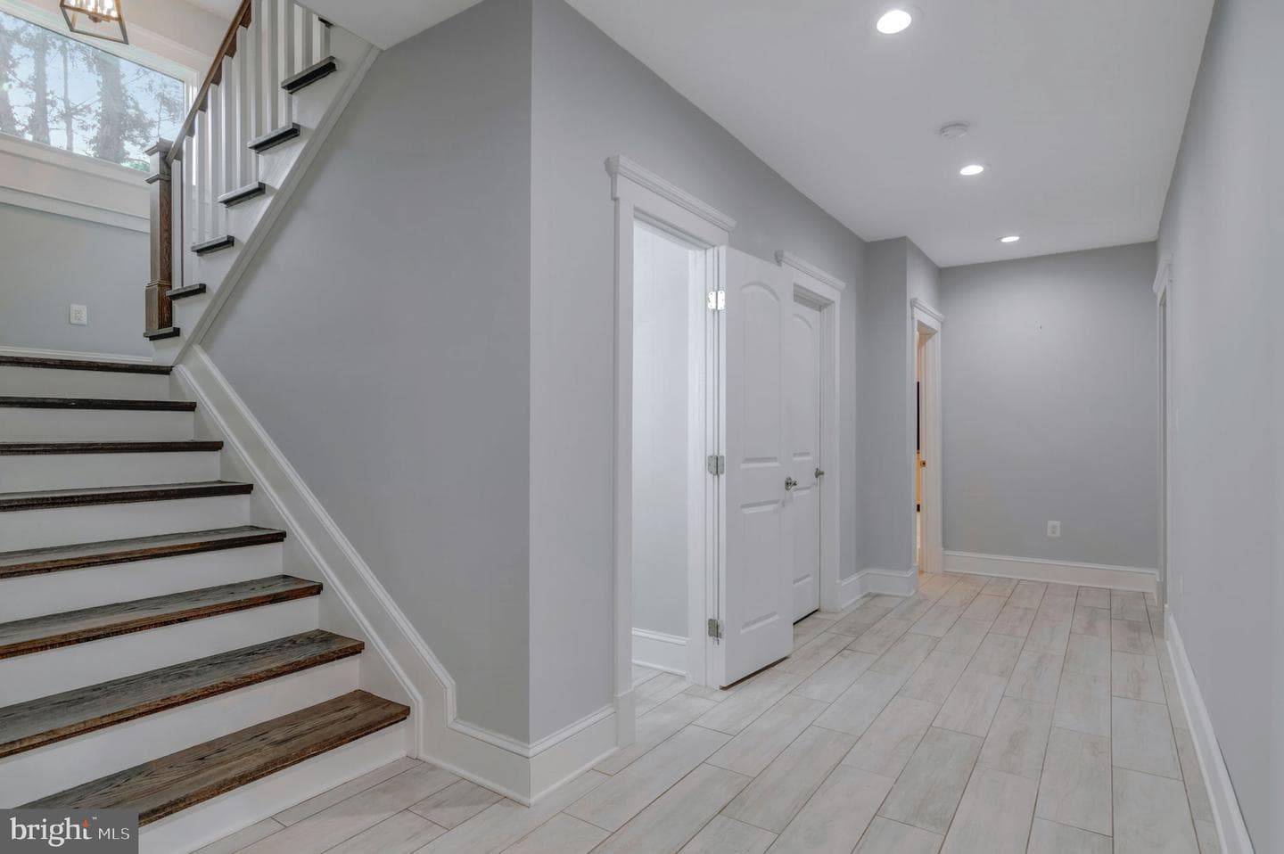10708 Warwick Avenue photo 48
