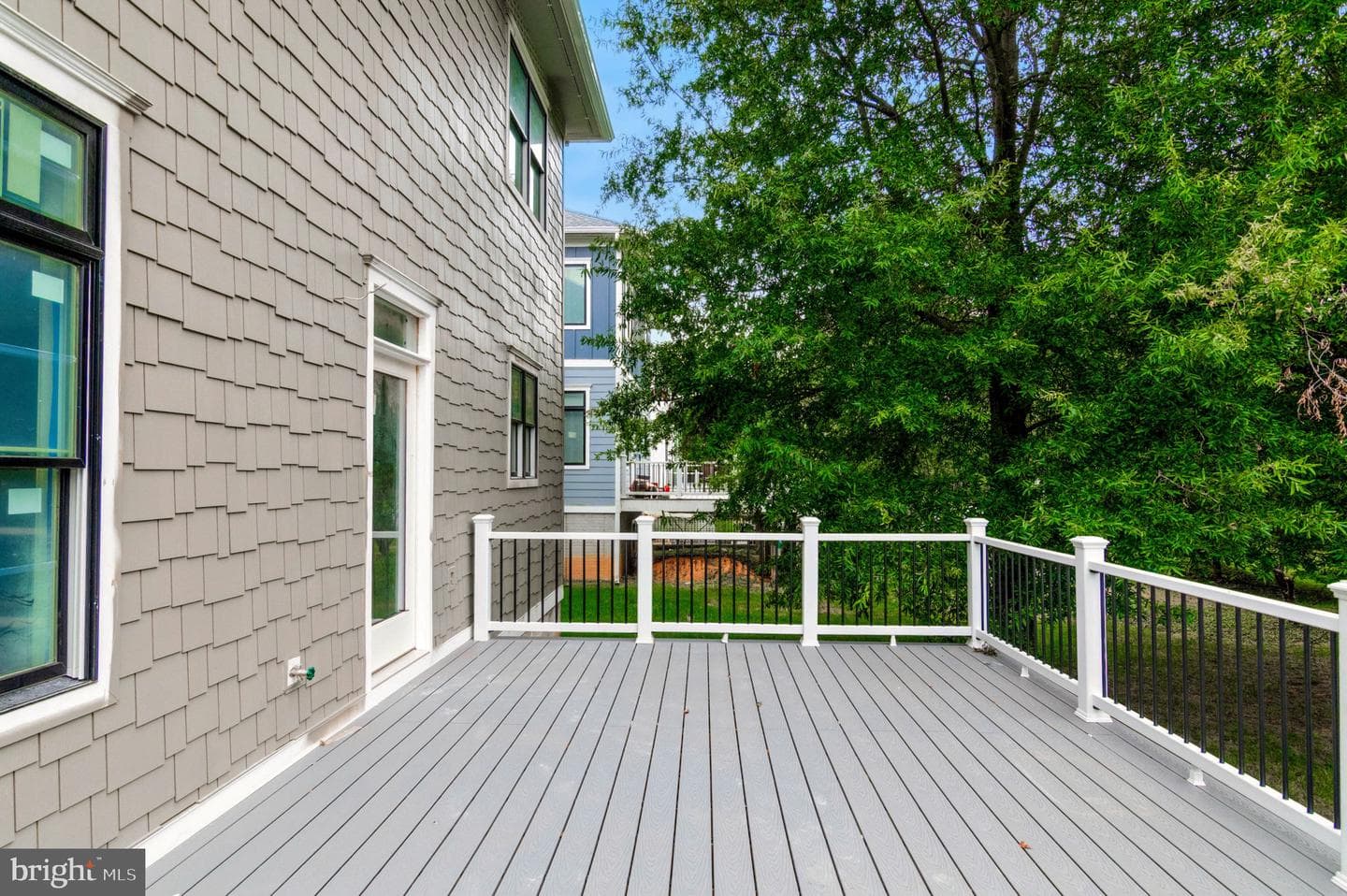 10708 Warwick Avenue photo 63