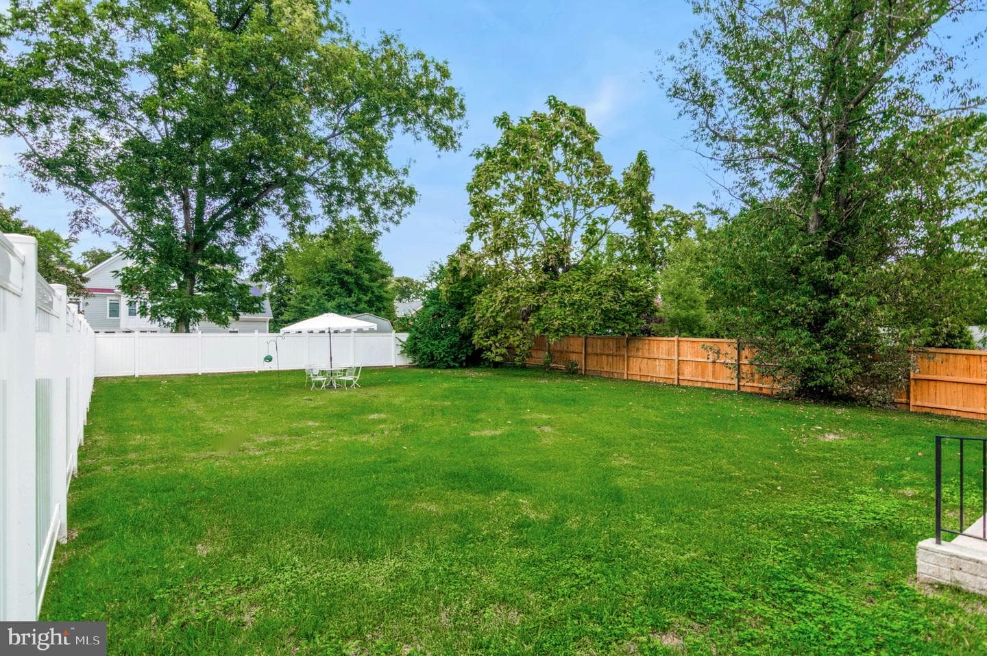 10708 Warwick Avenue photo 65