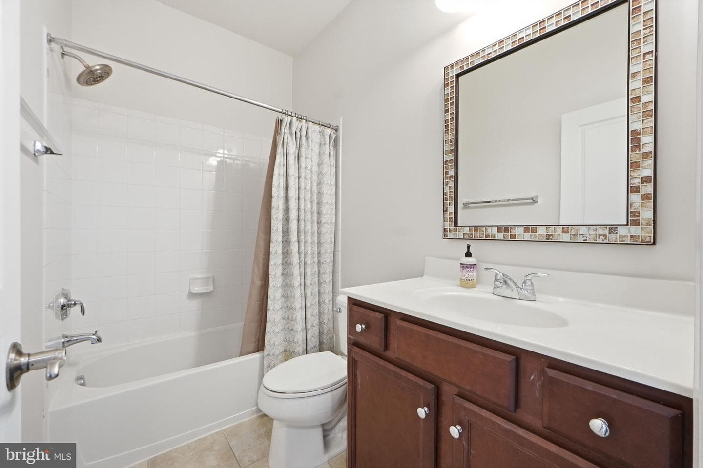 4090 Glendale Way photo 28