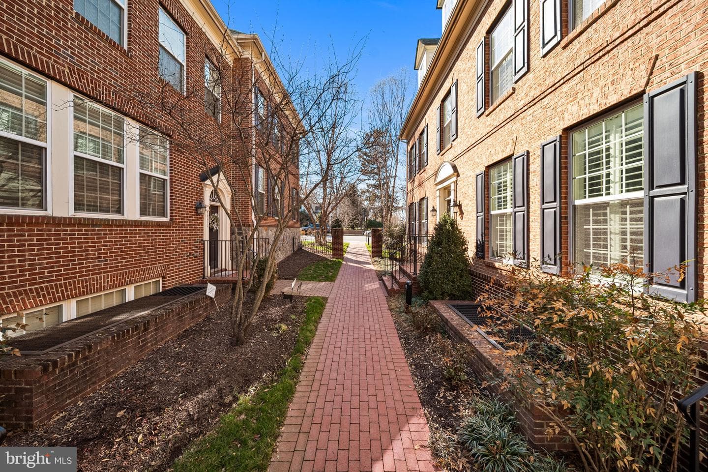 3908 Madison Mews photo 6