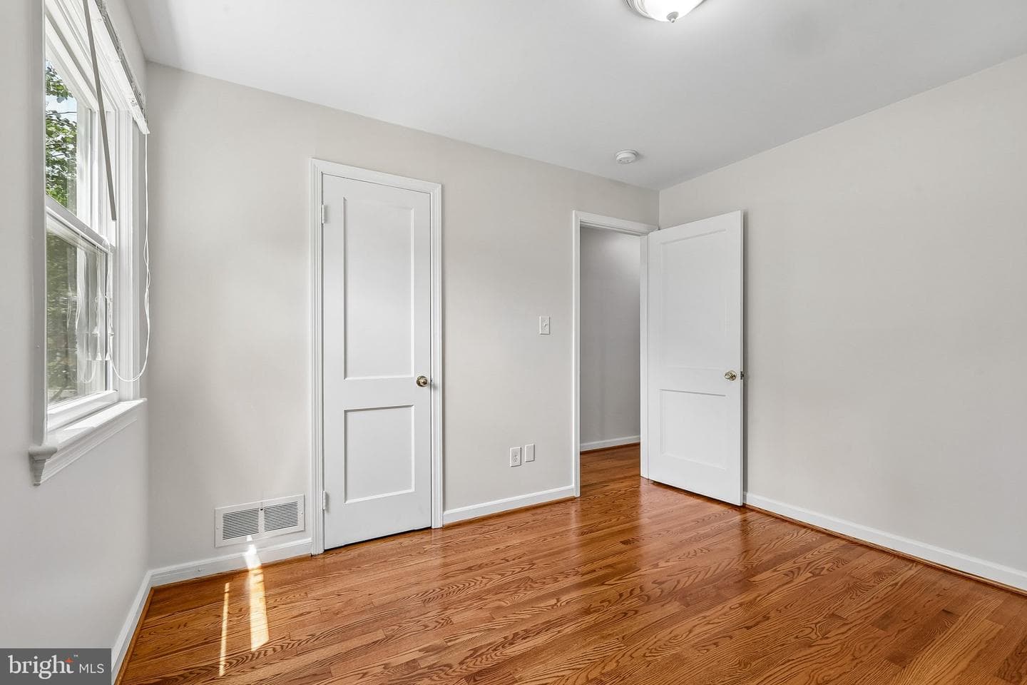 10217 Rodgers Road photo 12