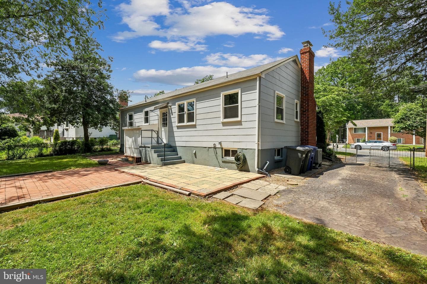 10217 Rodgers Road photo 23
