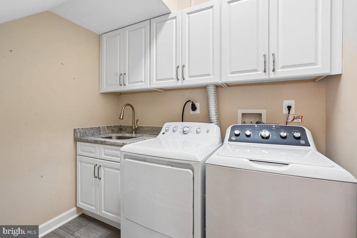 3853 Lewiston Place photo 44