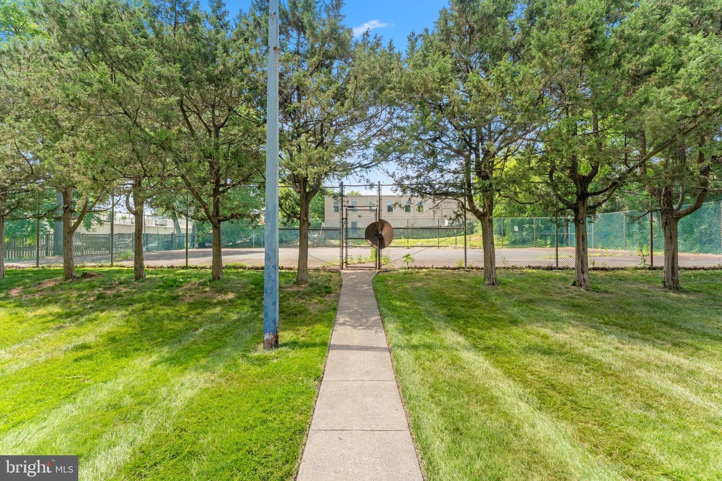 9485 Fairfax Boulevard #303 photo 34