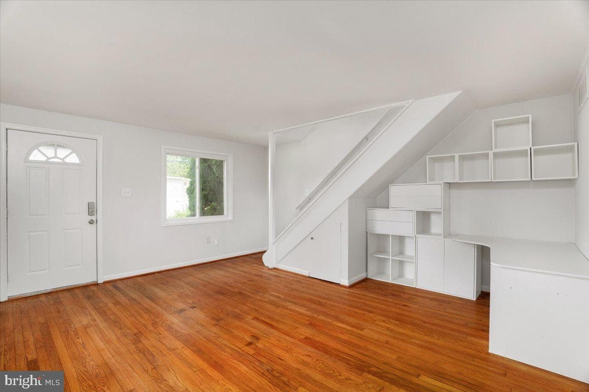 10623 Maple Street photo 4