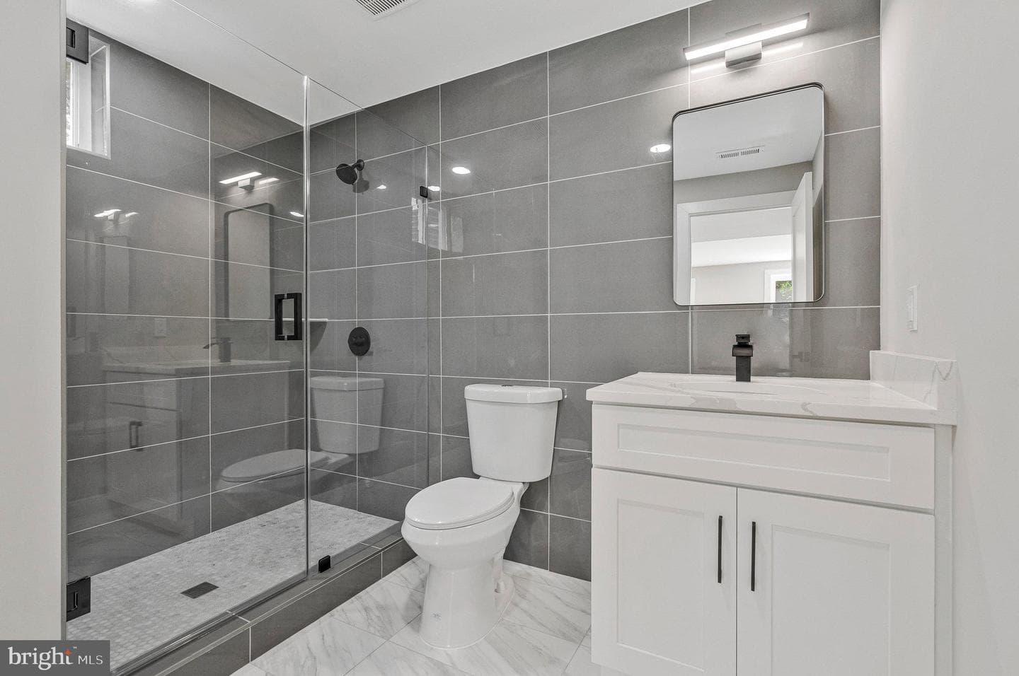 10211 Stratford Avenue photo 39