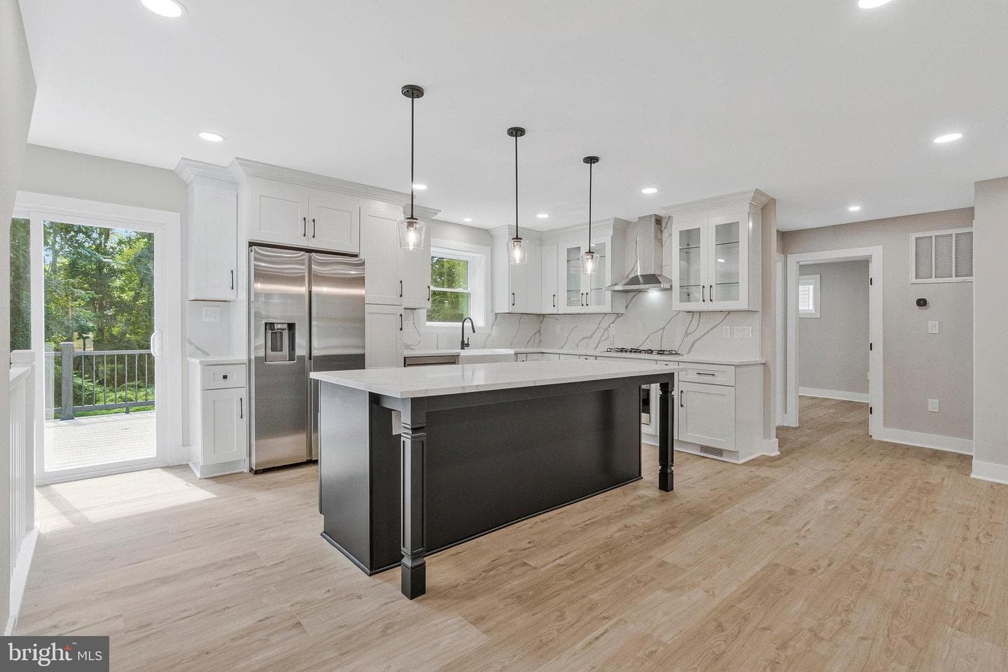 10211 Stratford Avenue photo 7