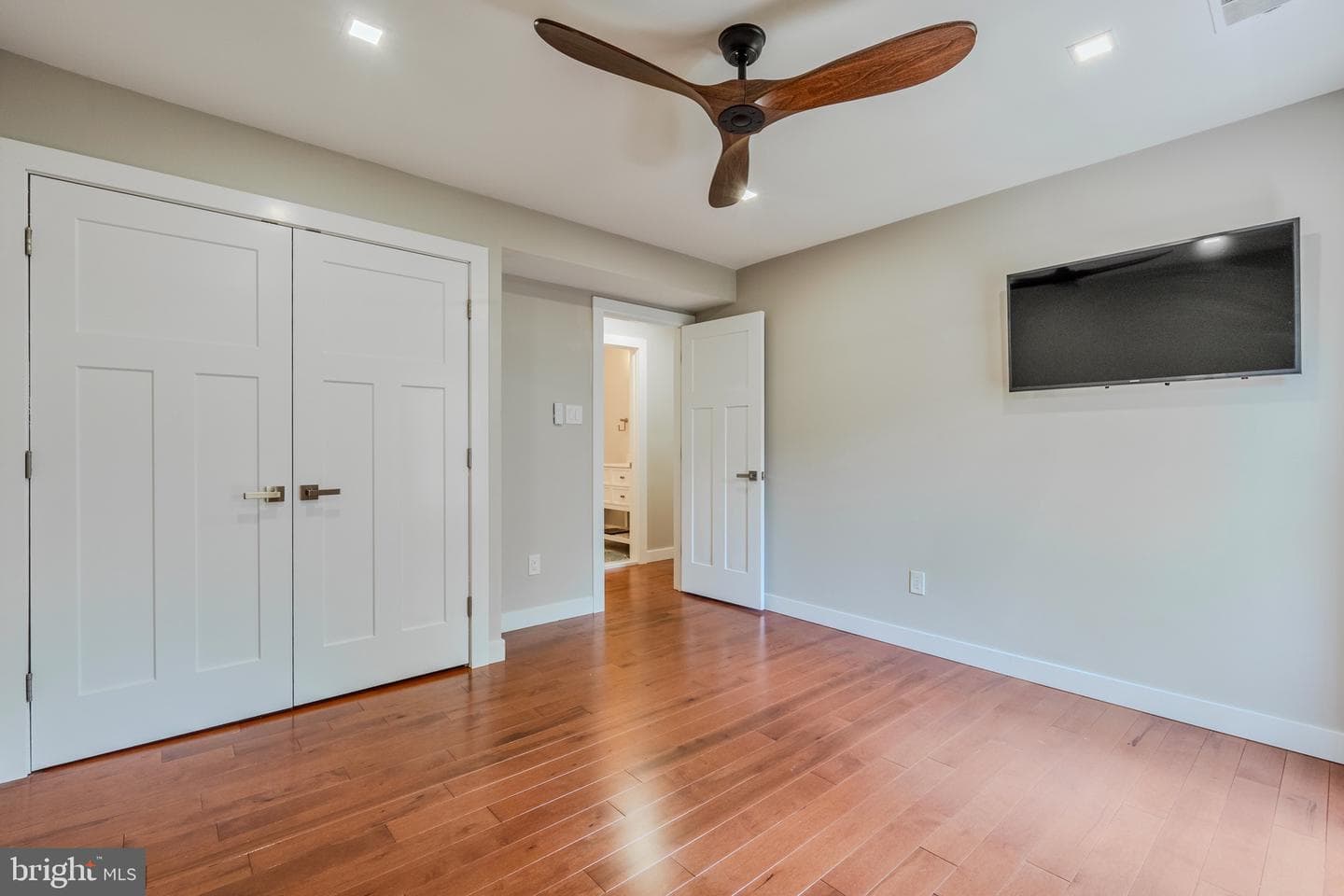 10449 Breckinridge Lane photo 28