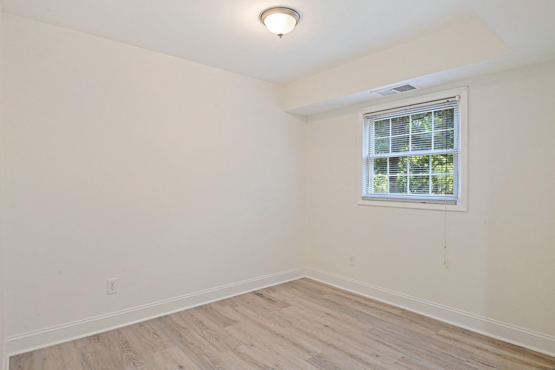 3860 Lyndhurst Drive #101 photo 10