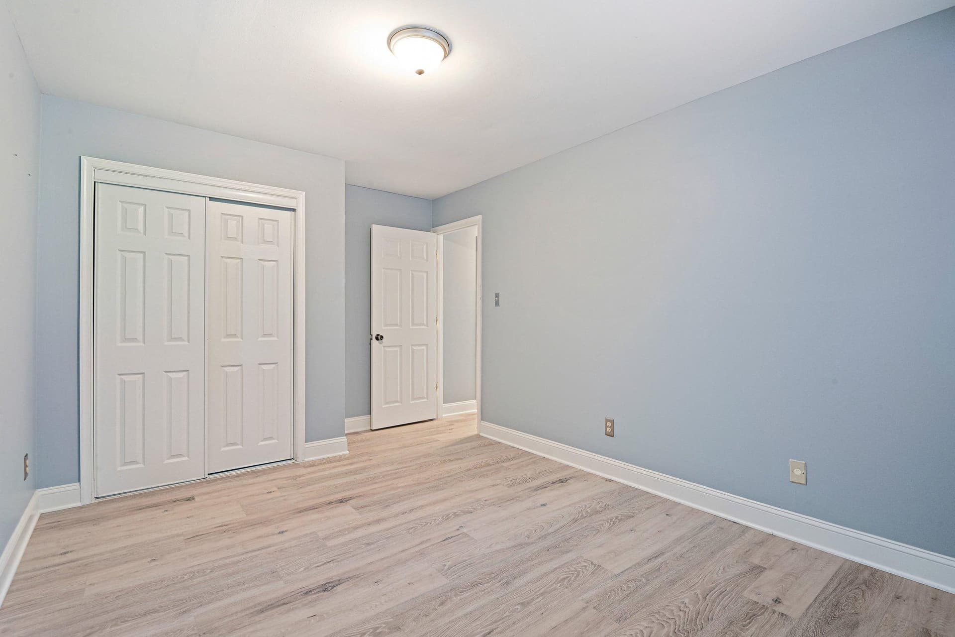 3860 Lyndhurst Drive #101 photo 23
