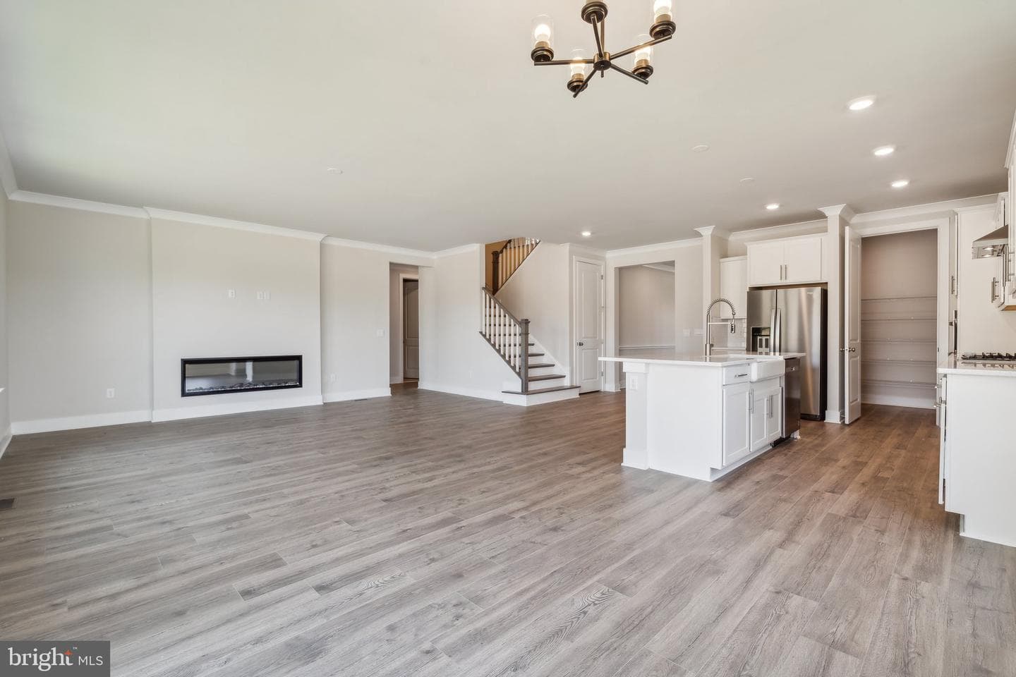 9130 Kingston Road photo 5