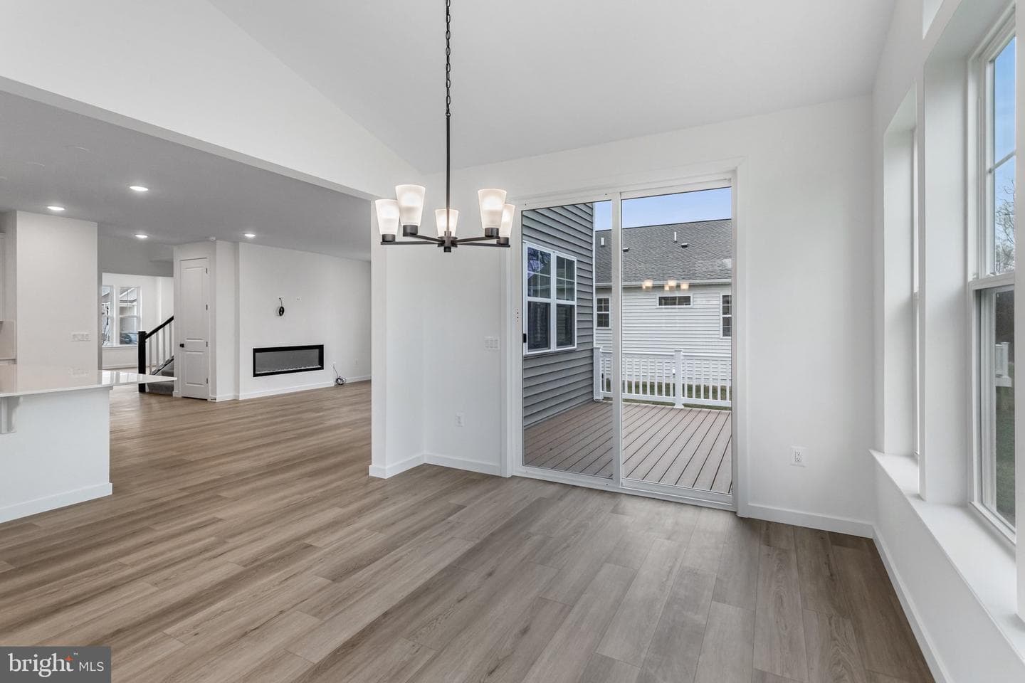 2083 Springvale Drive photo 13