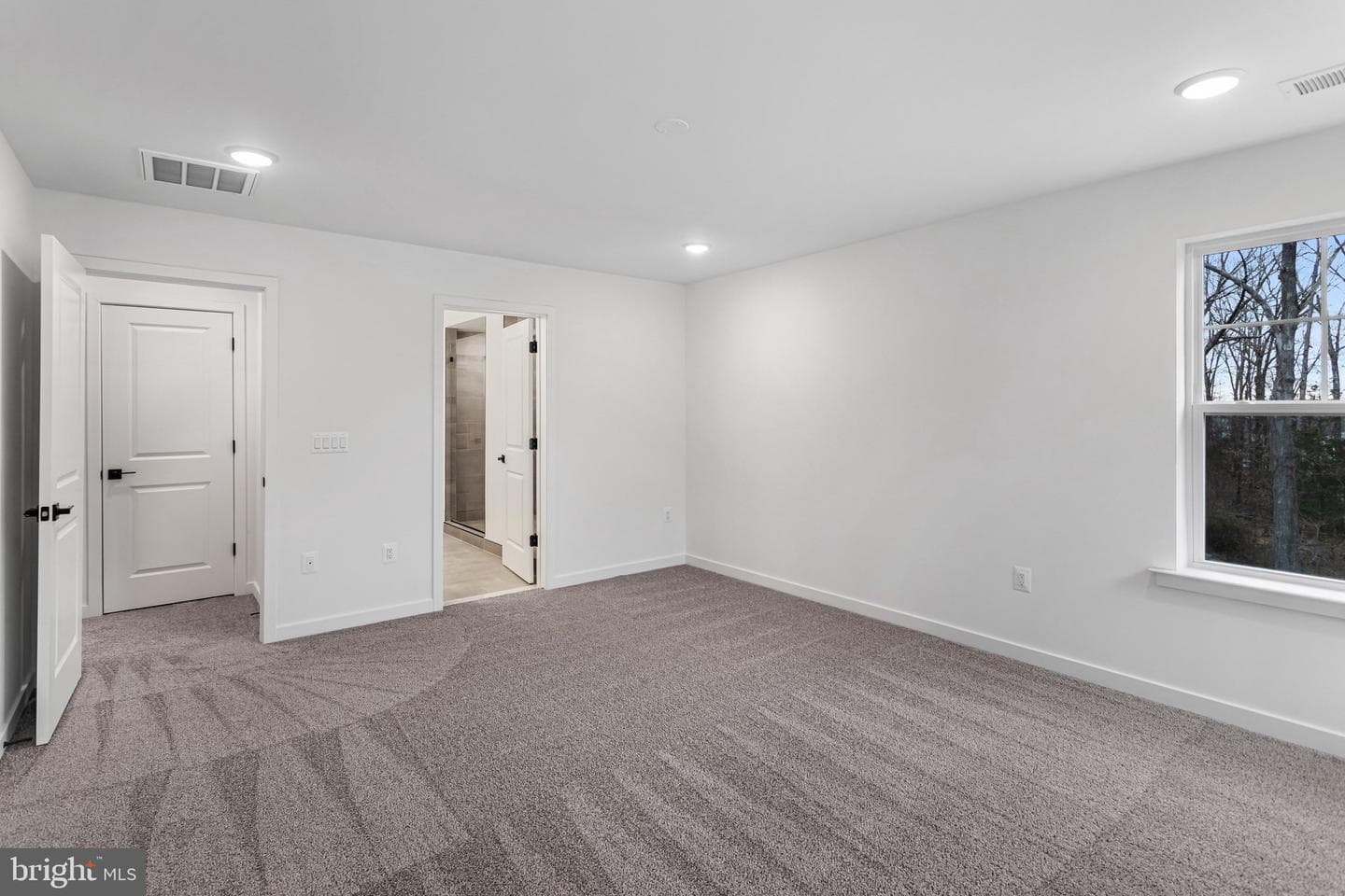 2083 Springvale Drive photo 21