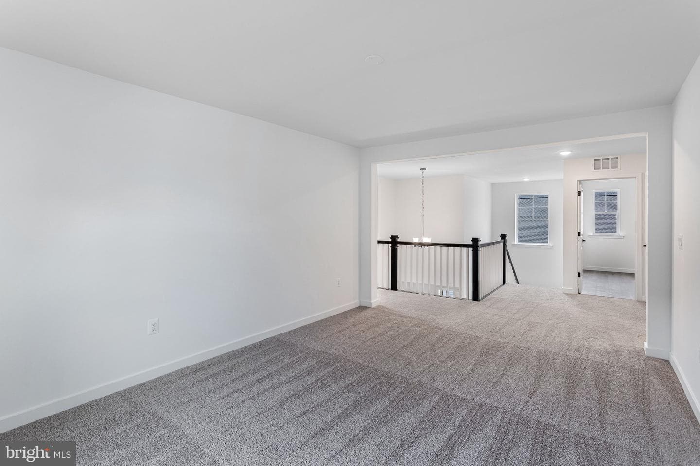 2083 Springvale Drive photo 27