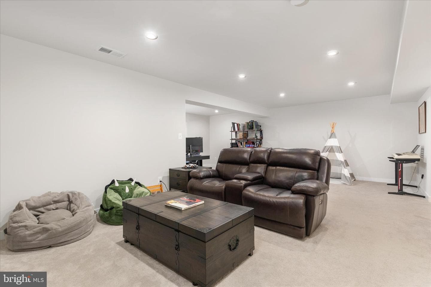 4101 Clarke Street photo 37