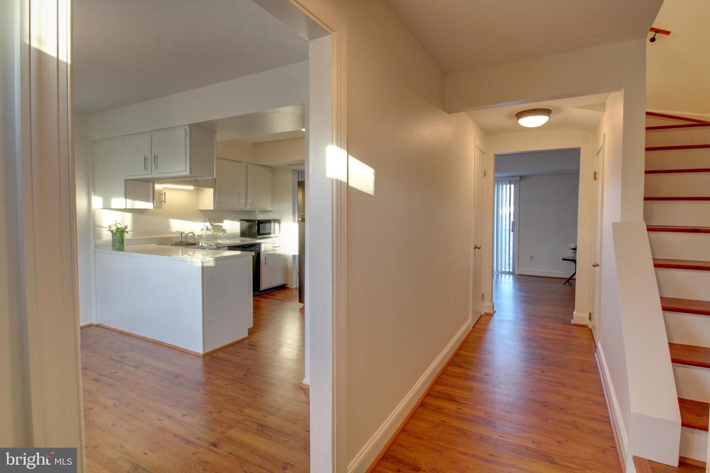 128 Fairfield Street #b photo 3