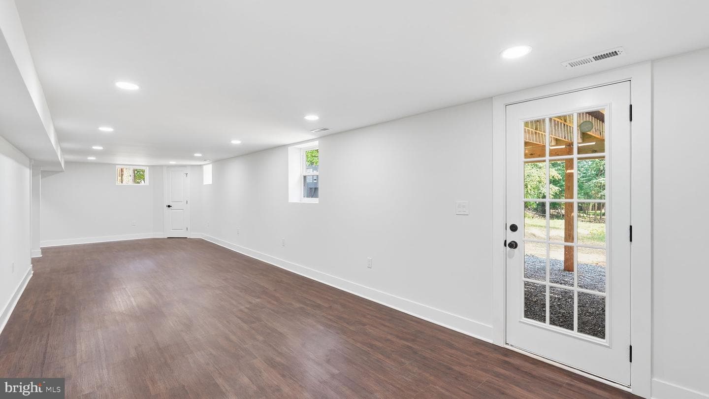 7163 Riley Road photo 24