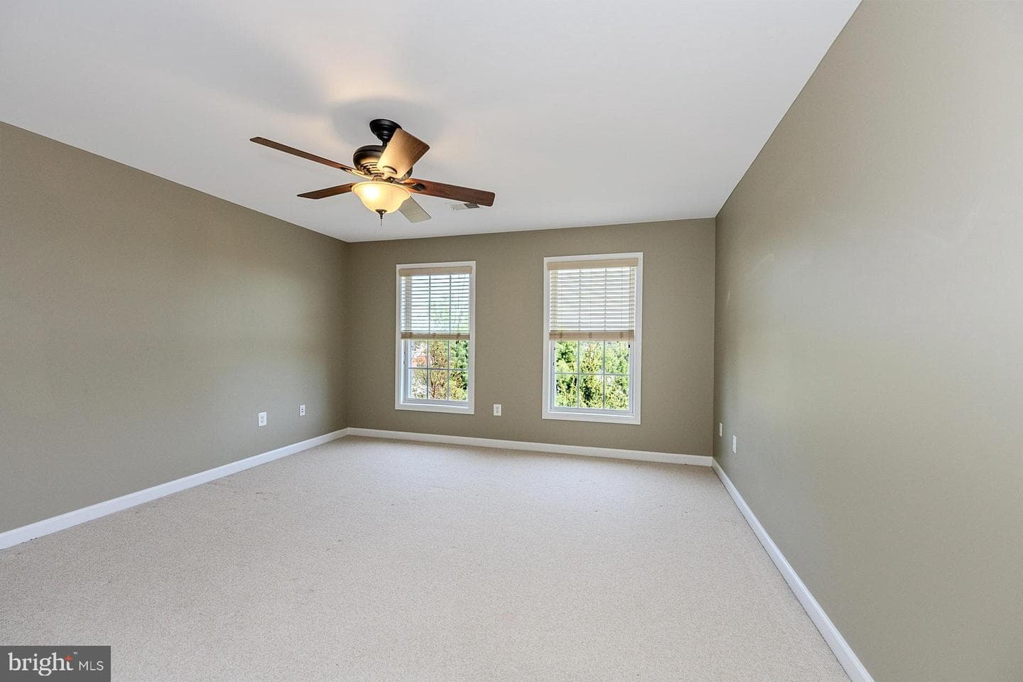 230 W Ridge Court photo 25