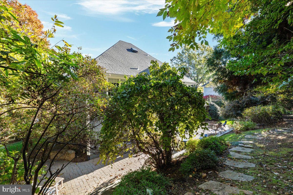 114 Erin Drive photo 80