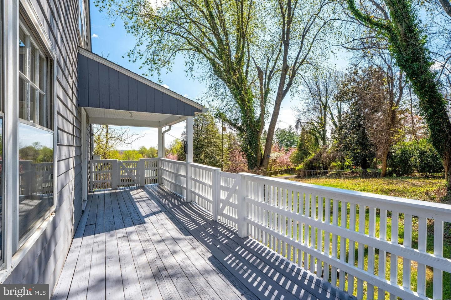221 Mockingbird Lane photo 39