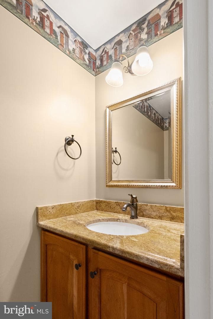 711 Acorn Court photo 34