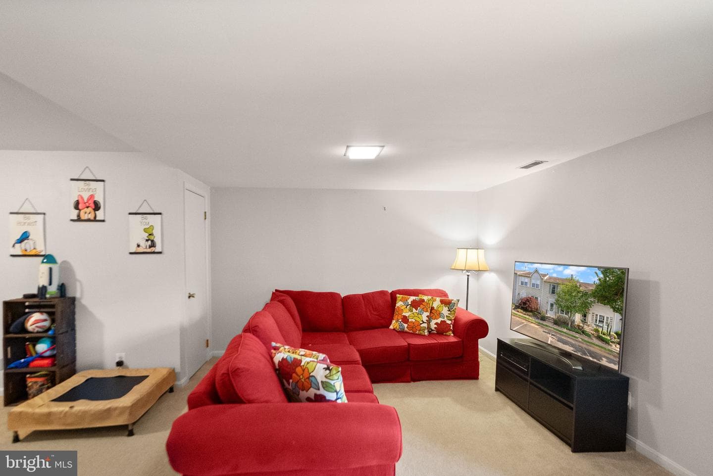 711 Acorn Court photo 38
