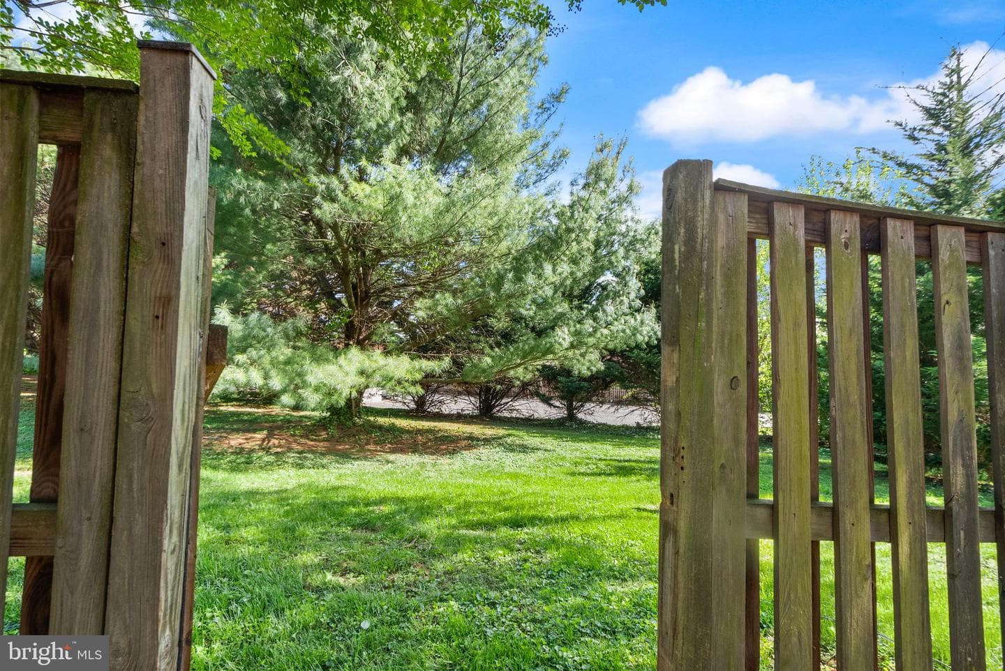 711 Acorn Court photo 46