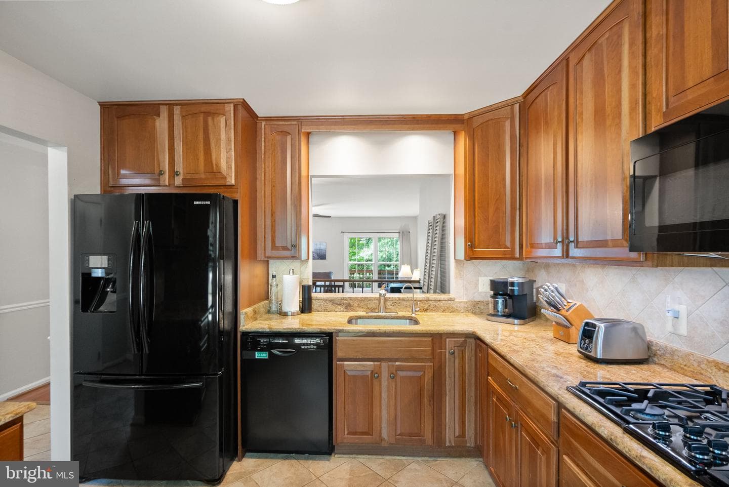 711 Acorn Court photo 6