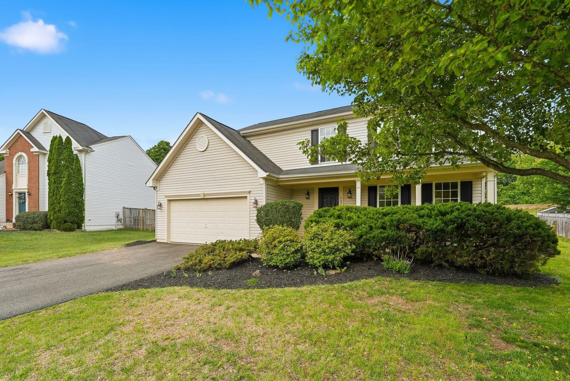 6686 Clarkes Meadow Drive photo 3