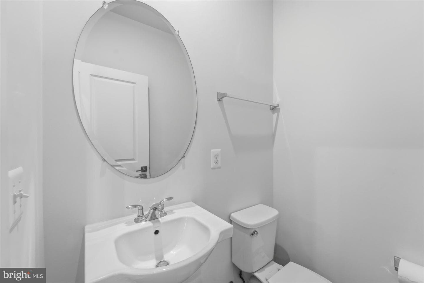 4256 Frost Street photo 12