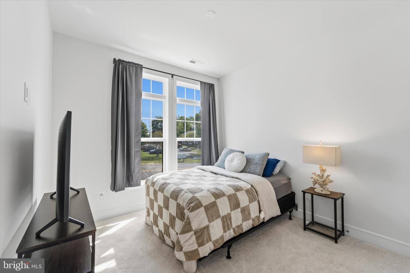 4256 Frost Street photo 4