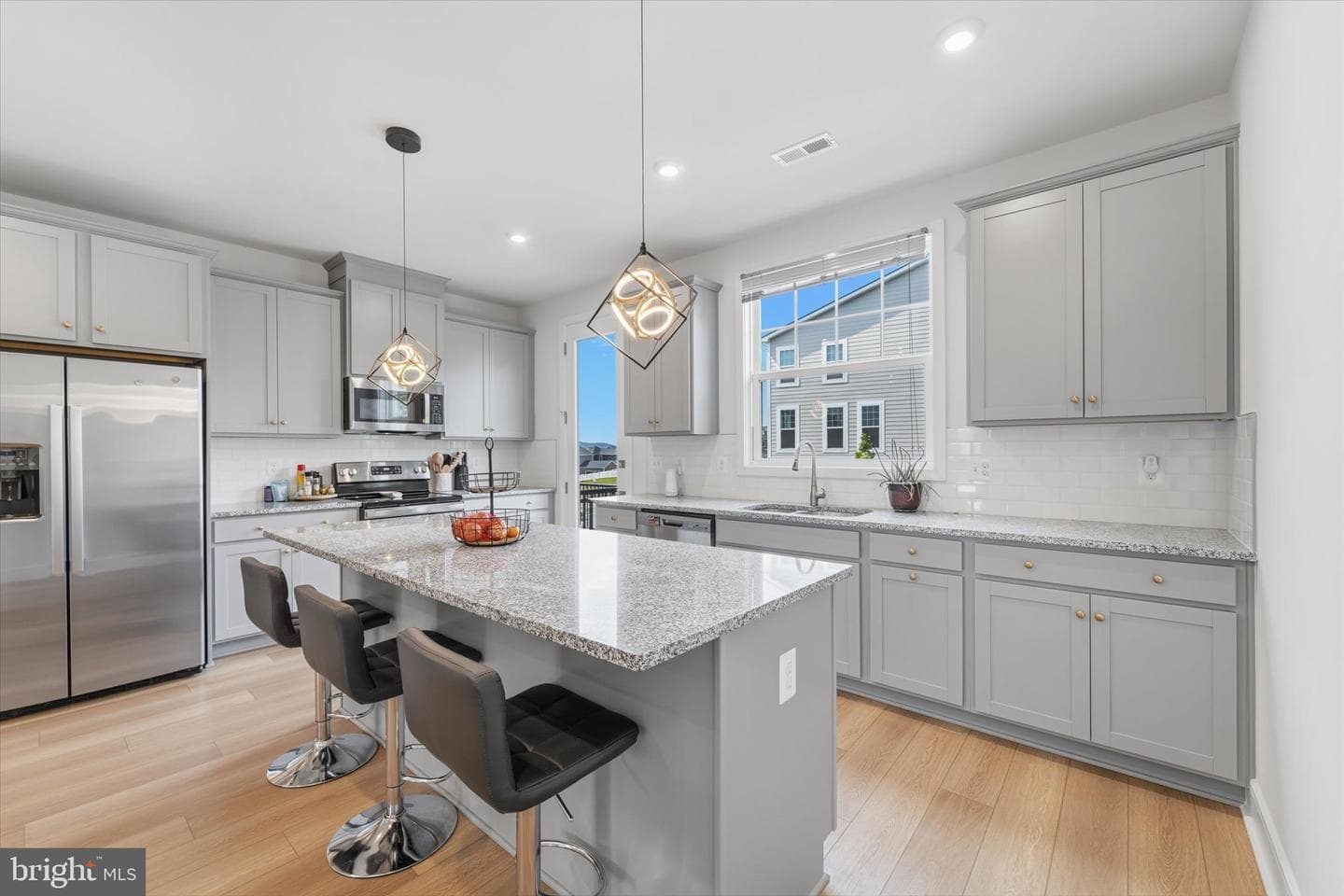 4256 Frost Street photo 8