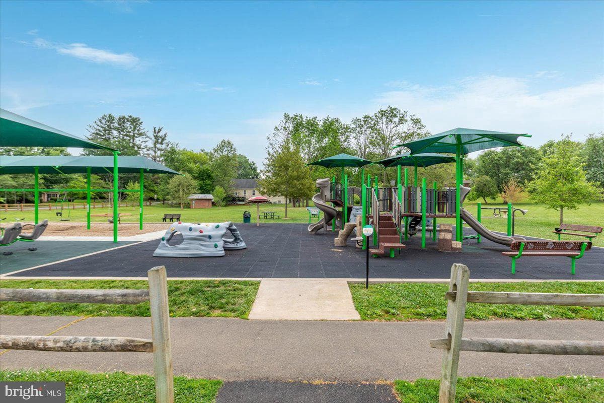 63 Pepper Tree Court photo 49
