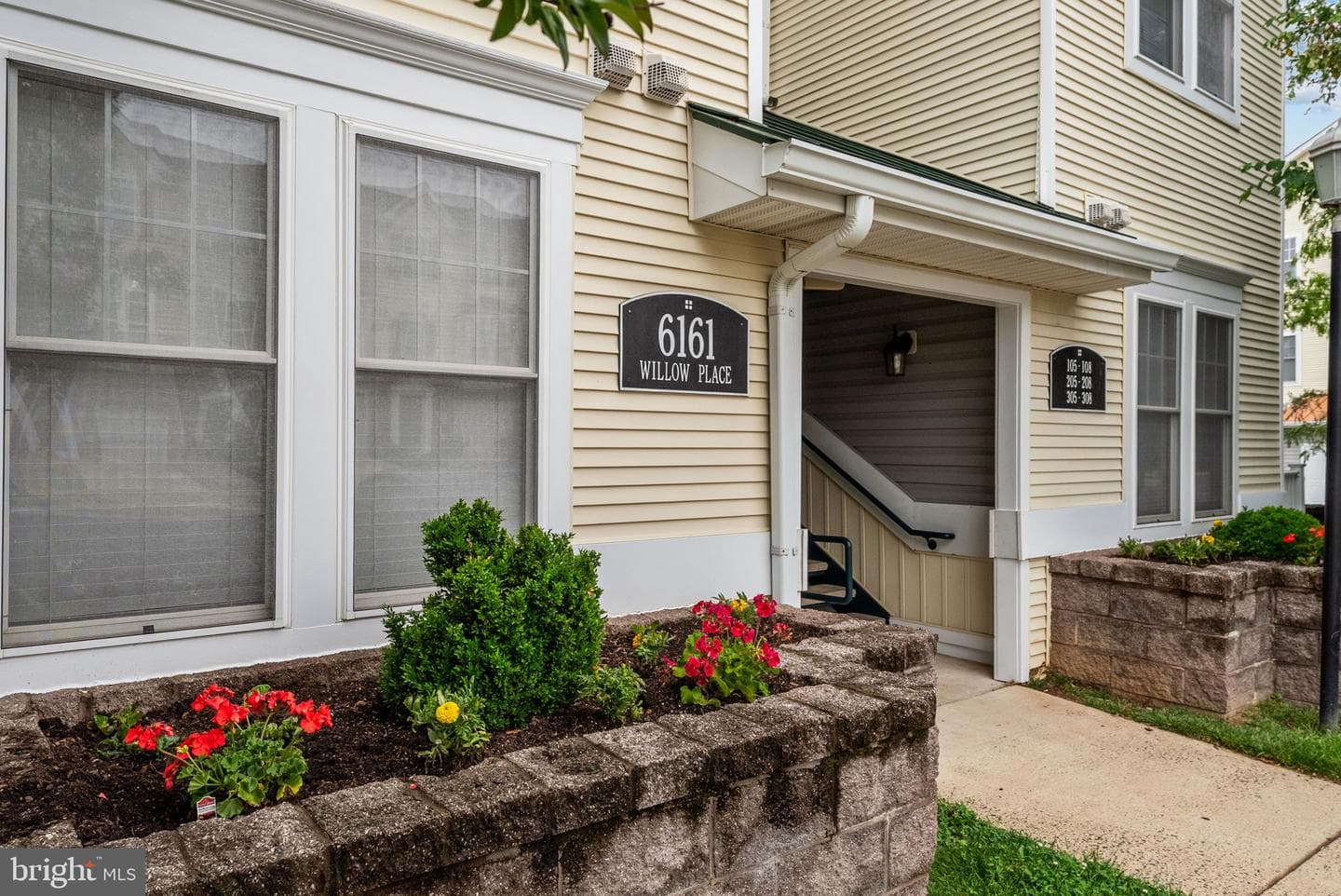 6161 Willow Place #208 photo 2