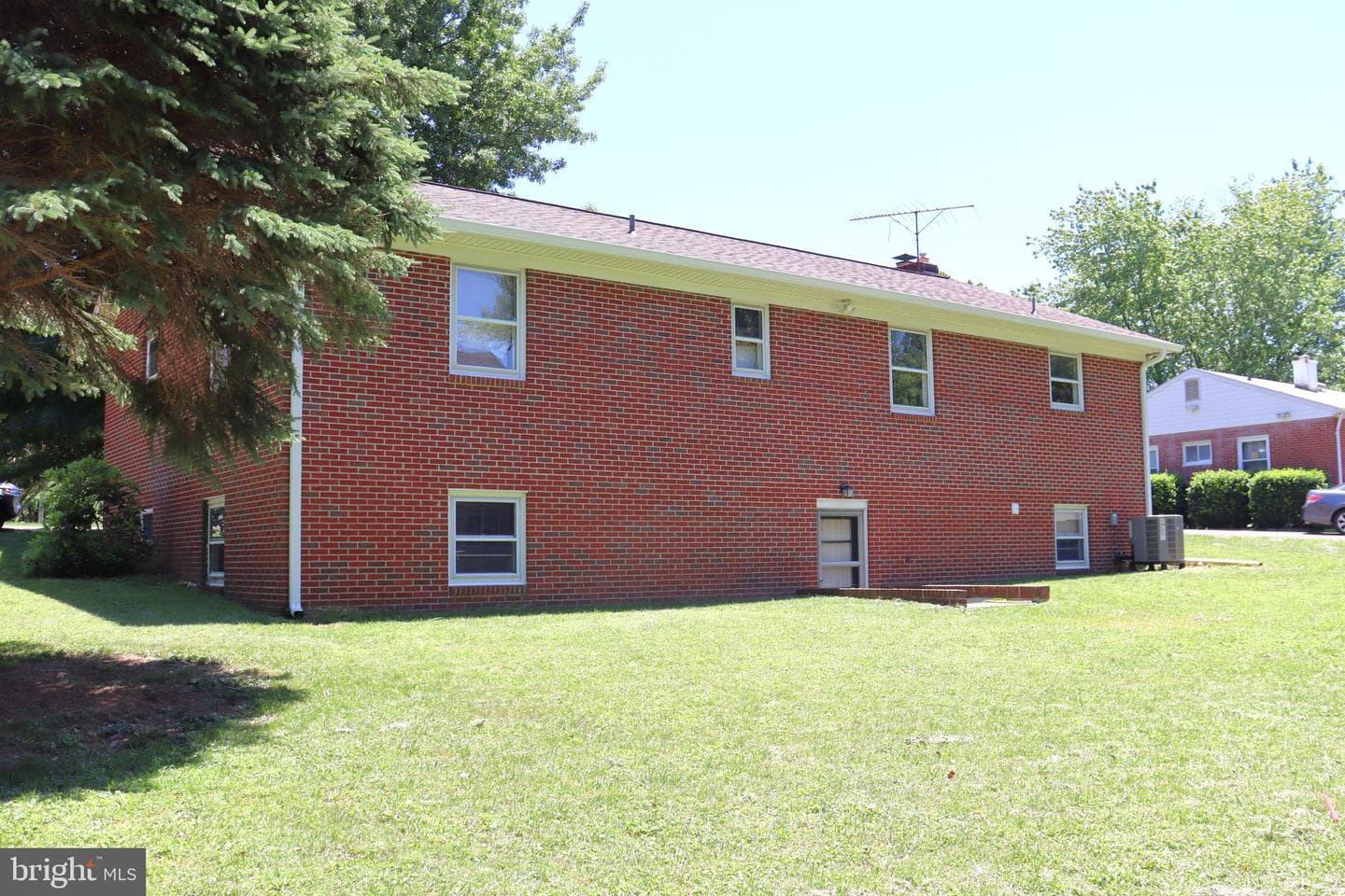 166 Elm Street photo 34