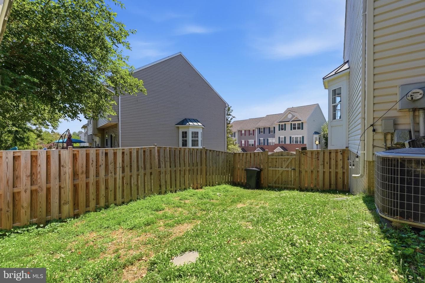 53 Sire Way photo 32