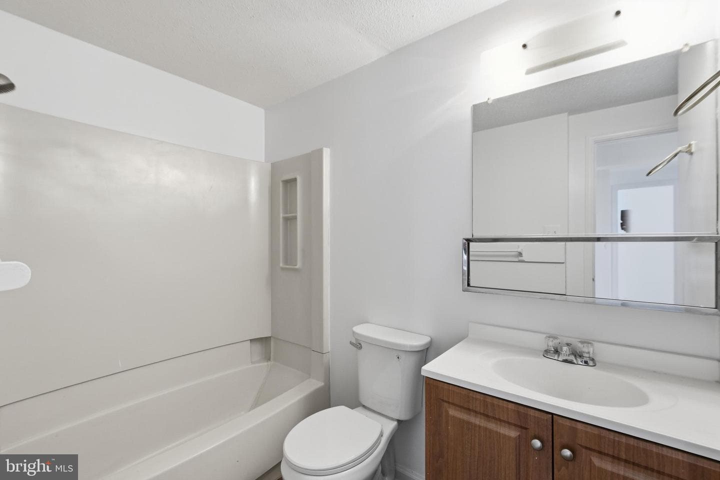 Oak Leaf Court photo 17