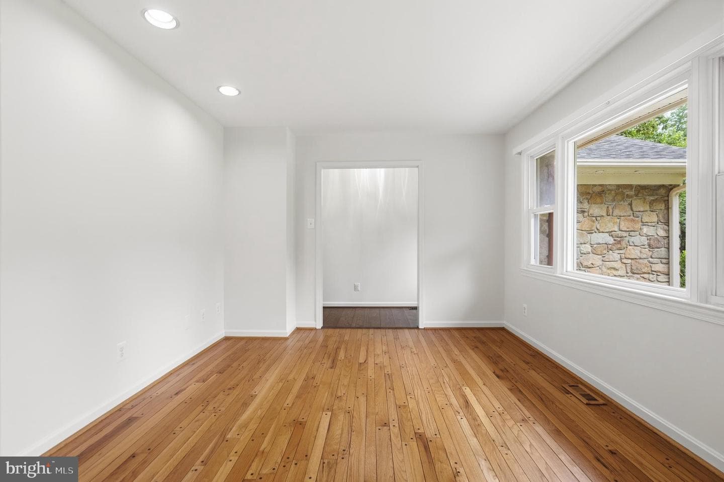9808 Timber Heights photo 14
